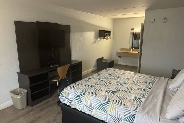 Room 6 of 40