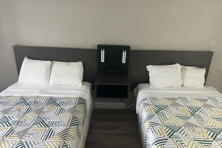 Room 5 of 40