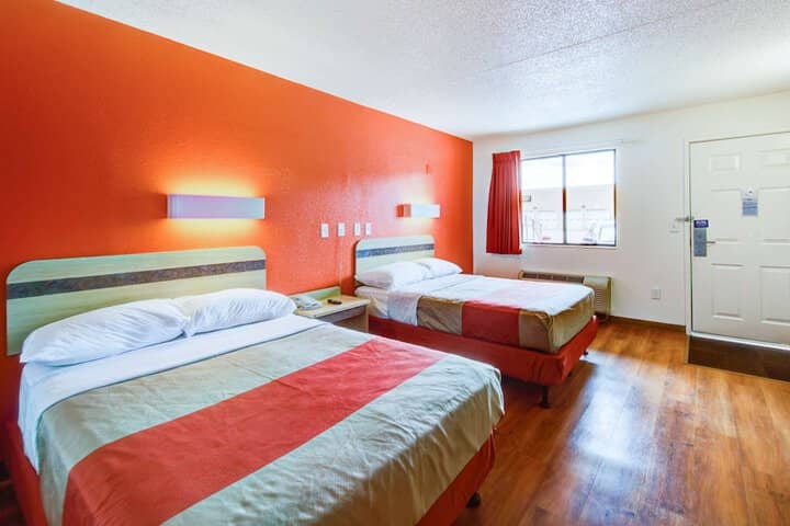 Room 15 of 40