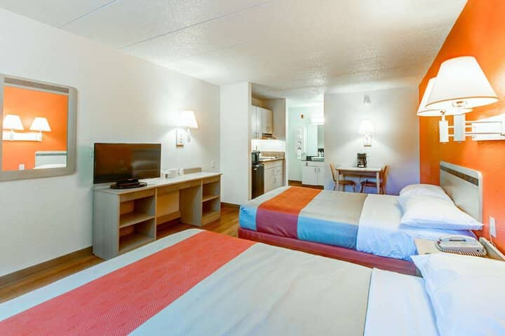 Room 14 of 40