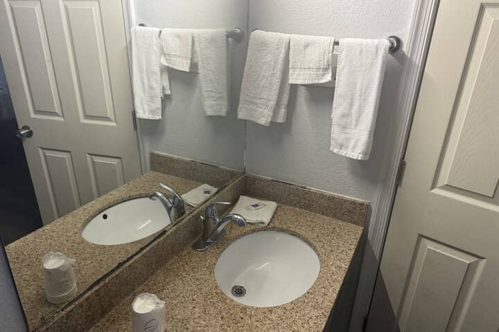 Room 31 of 40